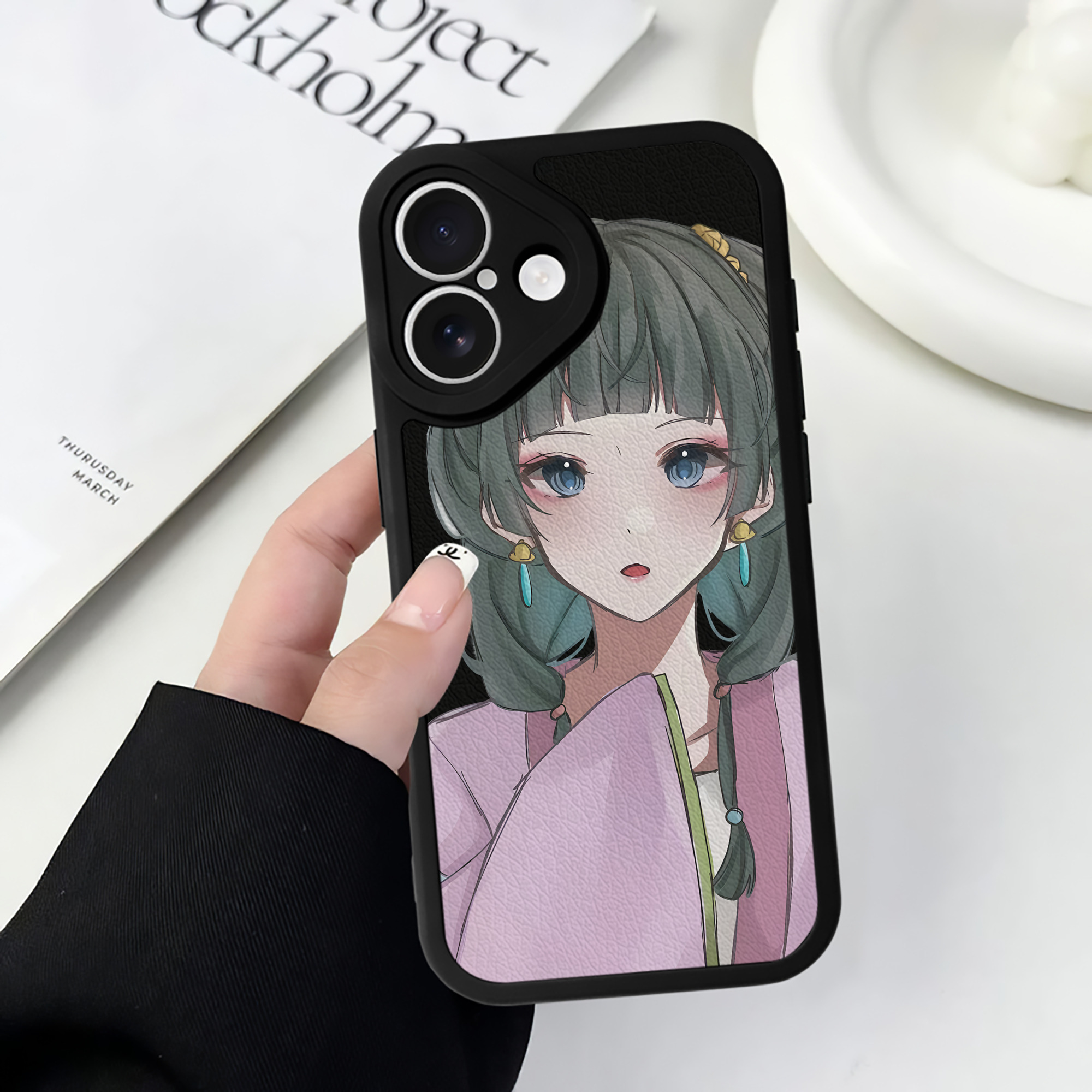 （画像用） 薬屋のひとりごと The Apothecary Diaries 【iPhone 16シリーズ対応】シリコンスマホケース（レザー調） 材質：シリコン
